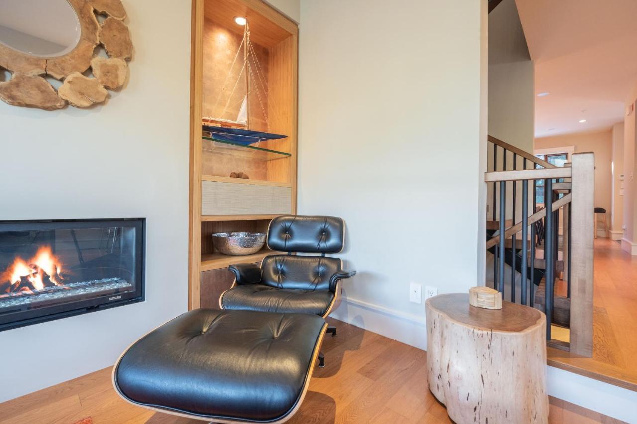 Fitzsimmons Walk By Outpost Whistler Villa Exterior photo
