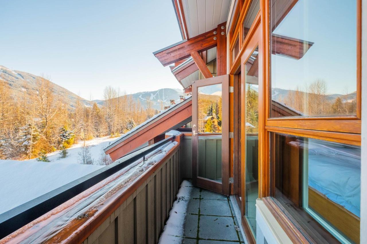 Fitzsimmons Walk By Outpost Whistler Villa Exterior photo