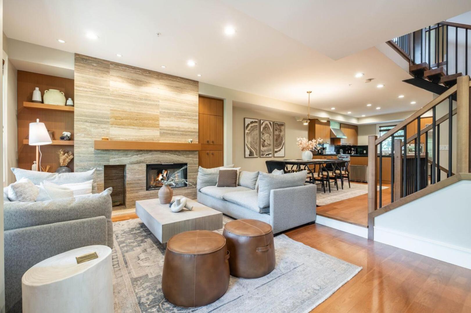 Fitzsimmons Walk By Outpost Whistler Villa Exterior photo